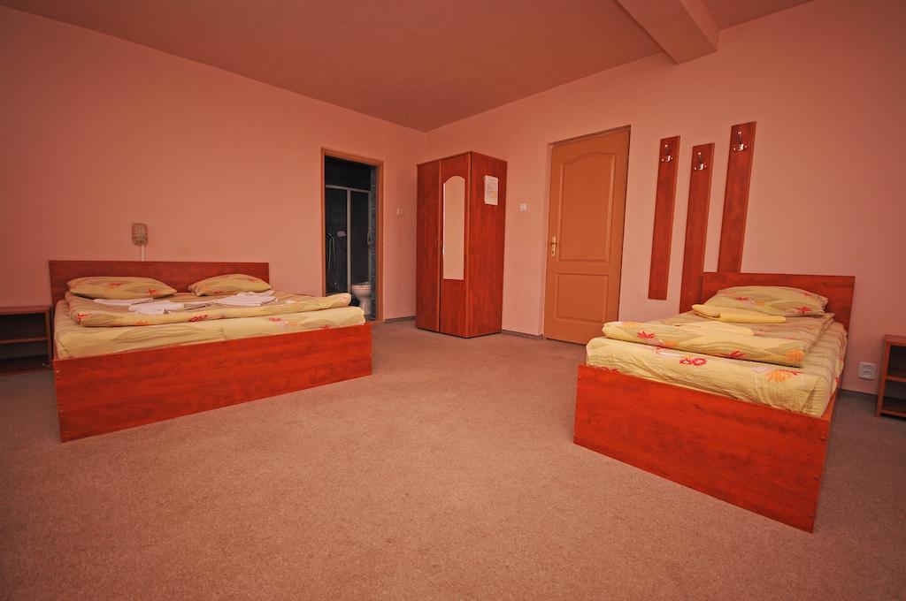 Imola Motel Gheorgheni  ภายนอก รูปภาพ